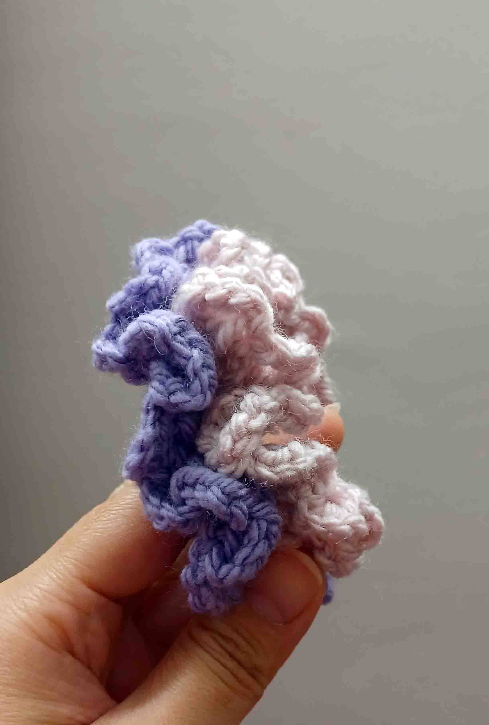 یاسی صورتی کم رنگ